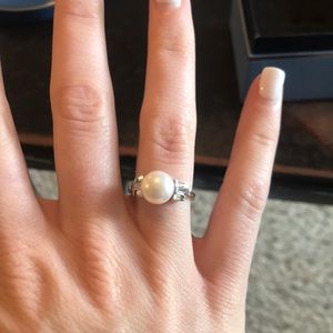 Pearl with sapphire ring